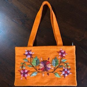 Heavily embroidered tapestry handbag in EUC